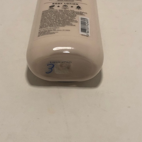 Bath & Body Works Little Black Party Dress Lotion - Black and White - Picture 4 of 5